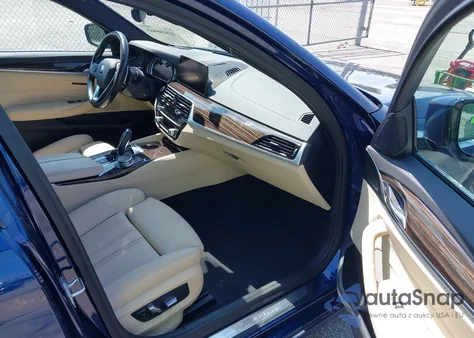 2019 BMW 540I из США, поврежденный, VIN WBAJE5C51KBM76742